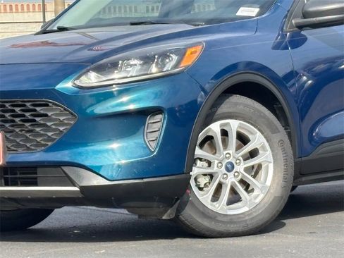 Used 2020 Ford Escape S image 2