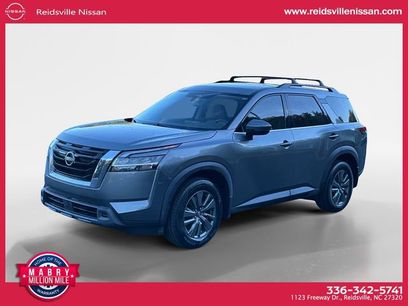 Used 2022 Nissan Pathfinder SV