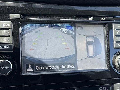 Used 2017 Nissan Rogue SV w/ SV Premium Package image 20