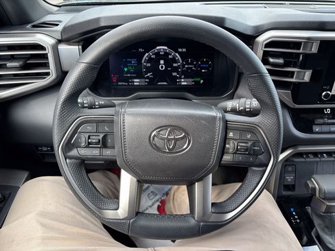Certified 2025 Toyota Sequoia SR5 AWD/4WD image 19