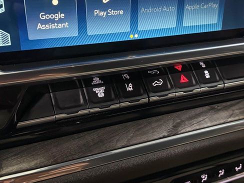 Used 2024 Chevrolet Silverado 3500 LTZ image 32