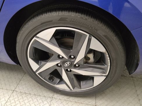 Used 2023 Hyundai Elantra Limited w/ Preferred Accessory Package FWD image 31