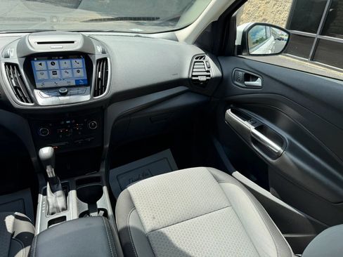 Used 2017 Ford Escape SE w/ Equipment Group 201A AWD/4WD image 15