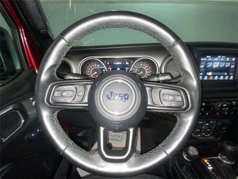 Used 2021 Jeep Gladiator Willys image 14