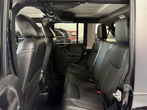 Used 2016 Jeep Wrangler Unlimited Sahara image 15