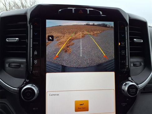 Used 2024 RAM 2500 Big Horn w/ Sport Appearance Package image 13