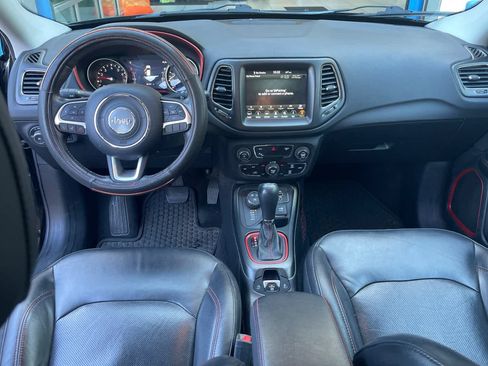 Used 2018 Jeep Compass Trailhawk w/ Leather Interior Group AWD/4WD image 11