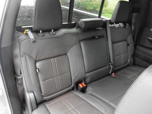 Used 2024 Chevrolet Silverado 1500 High Country w/ Technology Package AWD/4WD image 14