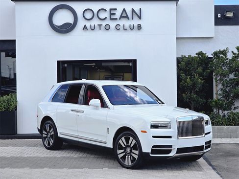Used 2022 Rolls-Royce Cullinan image 2
