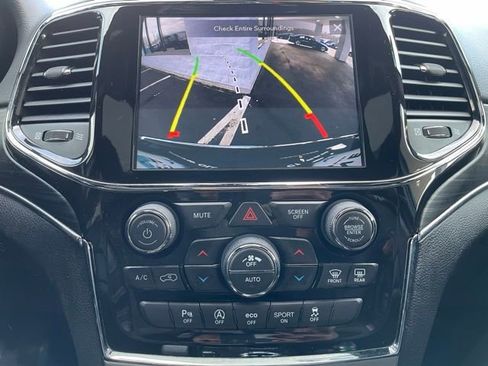 Used 2021 Jeep Grand Cherokee Limited image 22