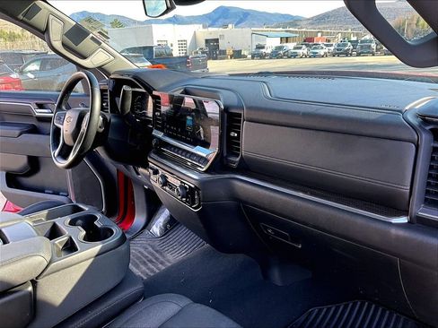 Used 2025 Chevrolet Silverado 1500 LT image 14