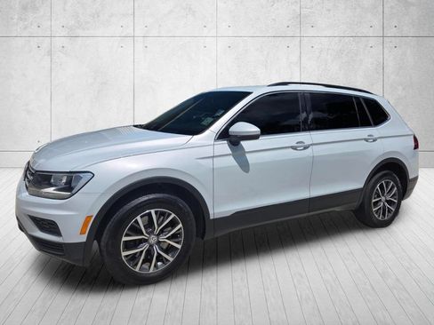 Used 2019 Volkswagen Tiguan SE w/ Panoramic Sunroof Package FWD image 9