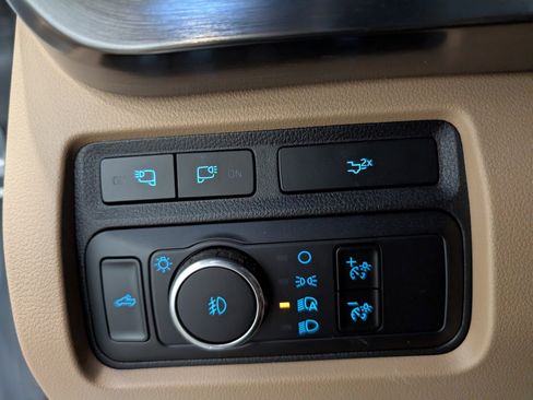 Used 2024 Ford F250 Lariat w/ Chrome Package image 21