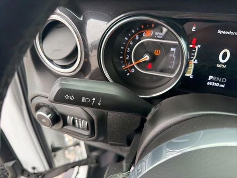 Used 2021 Jeep Wrangler Unlimited Sahara AWD/4WD image 30