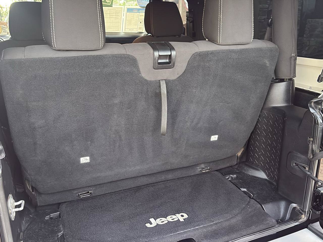 Used 2015 Jeep Wrangler Sahara w/ Connectivity Group AWD/4WD image 15