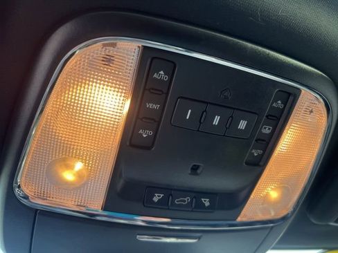 Used 2017 Jeep Grand Cherokee Overland image 37