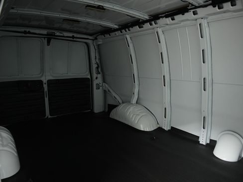 New 2026 GMC Savana 2500 Extended RWD image 15