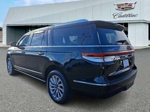 Used 2024 Lincoln Navigator L 4WD image 4