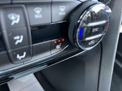 Used 2023 Buick Encore GX Essence w/ Experience Buick Package image 15