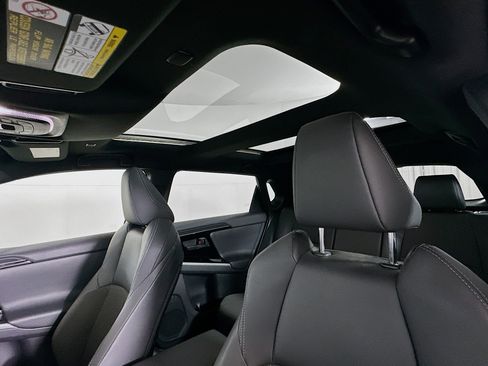 Used 2023 Toyota bZ4X XLE image 27