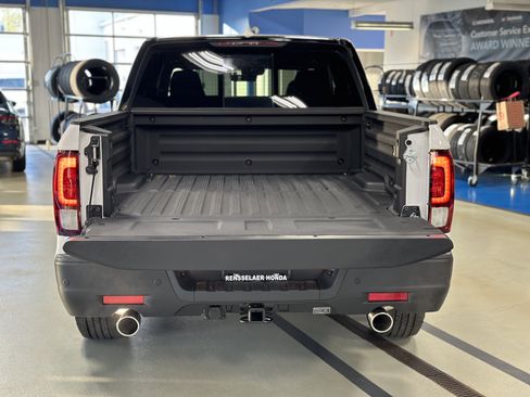 New 2026 Honda Ridgeline Black Edition image 6