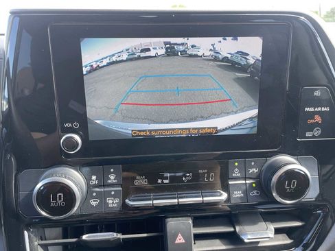 Used 2023 Toyota Highlander L image 22