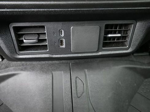 Used 2025 Chevrolet Silverado 1500 Custom image 27