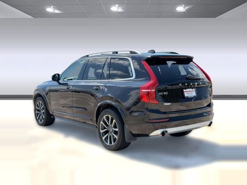 Used 2018 Volvo XC90 T5 Momentum w/ Convenience Package AWD/4WD image 3