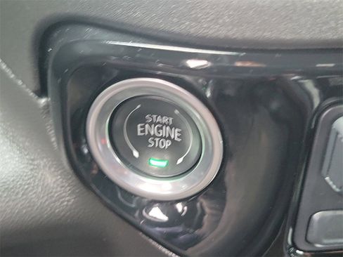 Used 2025 GMC Sierra 1500 Elevation w/ Elevation Premium Package image 11