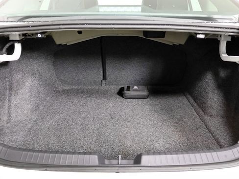 Used 2025 Volkswagen Jetta SE w/ Sunroof Package image 16