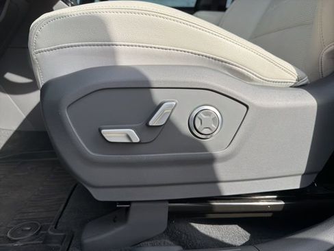 Used 2024 Hyundai Santa Fe Limited image 11