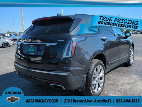 Certified 2020 Cadillac XT5 Sportv w/ LPO, Floor Liner Package AWD/4WD image 4
