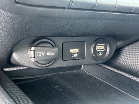 Used 2023 Hyundai Elantra Limited FWD image 29