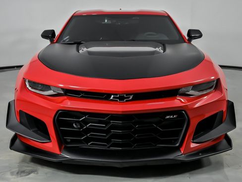 Used 2021 Chevrolet Camaro ZL1 image 5