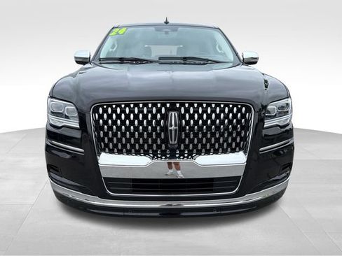 Used 2024 Lincoln Navigator Black Label AWD/4WD image 2