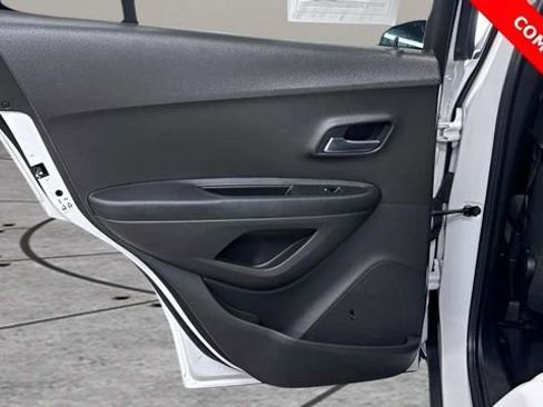 Used 2017 Chevrolet Trax LS w/ Fleet Convenience Package image 36