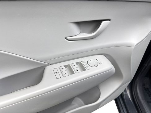 Used 2024 Hyundai Kona SEL FWD image 32