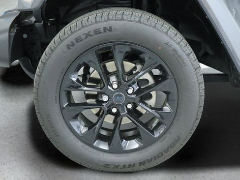 Used 2024 Jeep Wrangler Unlimited Sahara w/ Technology Group AWD/4WD image 9