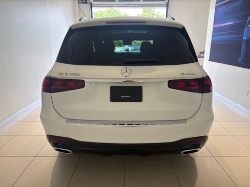 Used 2024 Mercedes-Benz GLS 450 4MATIC image 3