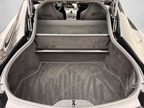 Used 2025 Aston Martin V8 Vantage Coupe image 10