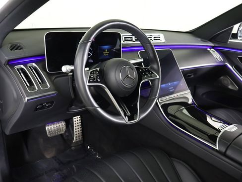 Used 2022 Mercedes-Benz S 500 4MATIC w/ AMG Line Package image 32