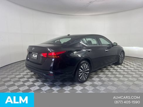 Used 2025 Nissan Altima 2.5 SV FWD image 6