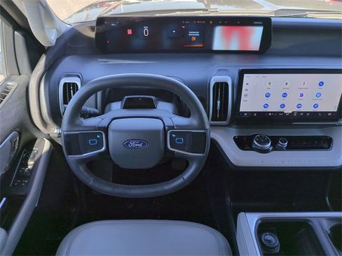 Used 2025 Ford Expedition Max Active image 16