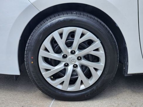 Used 2019 Toyota Corolla LE image 10