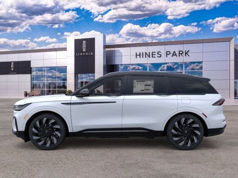 New 2026 Lincoln Nautilus Reserve w/ Jet Appearance Package AWD/4WD image 3