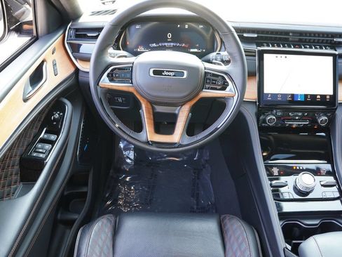 Used 2023 Jeep Grand Cherokee L Summit AWD/4WD image 22