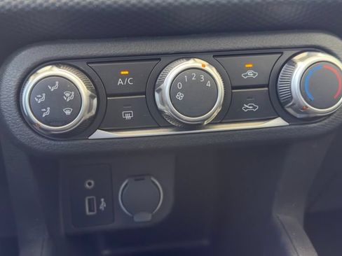 Used 2021 Nissan Kicks S FWD image 26