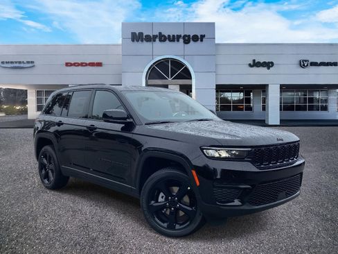 New 2025 Jeep Grand Cherokee Laredo image 1