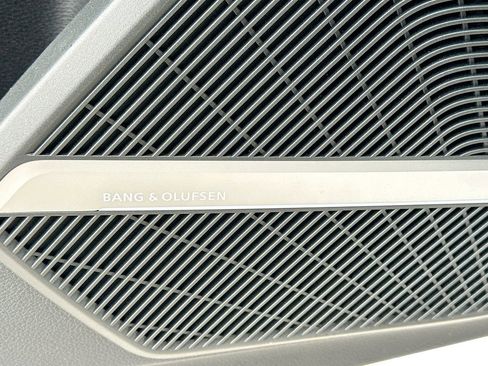 Used 2018 Audi Q5 Prestige w/ Prestige Package image 19