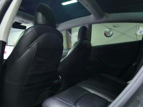Used 2019 Tesla Model 3 Standard Range Plus image 30
